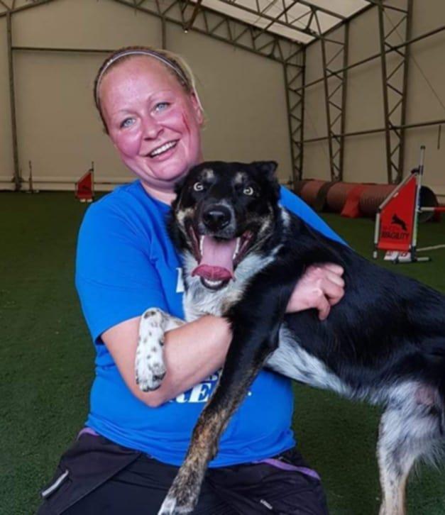 Camilla Knudsen med sin border collie